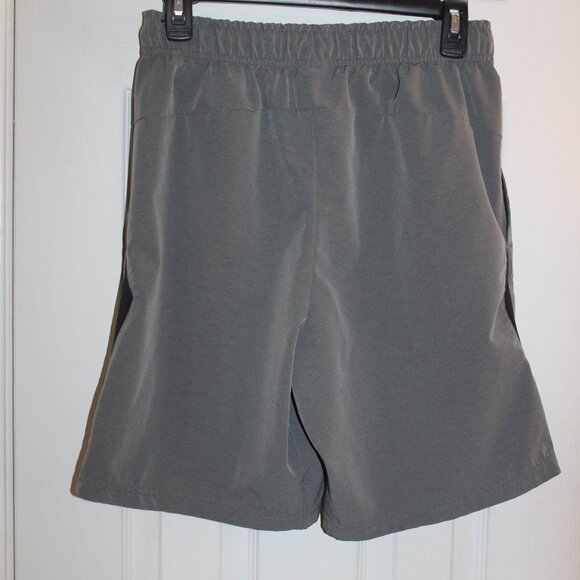 NIKE Men's Training DRI-FIT Size S Shorts Gray Pockets Drawstring Closure - Picture 6 of 7